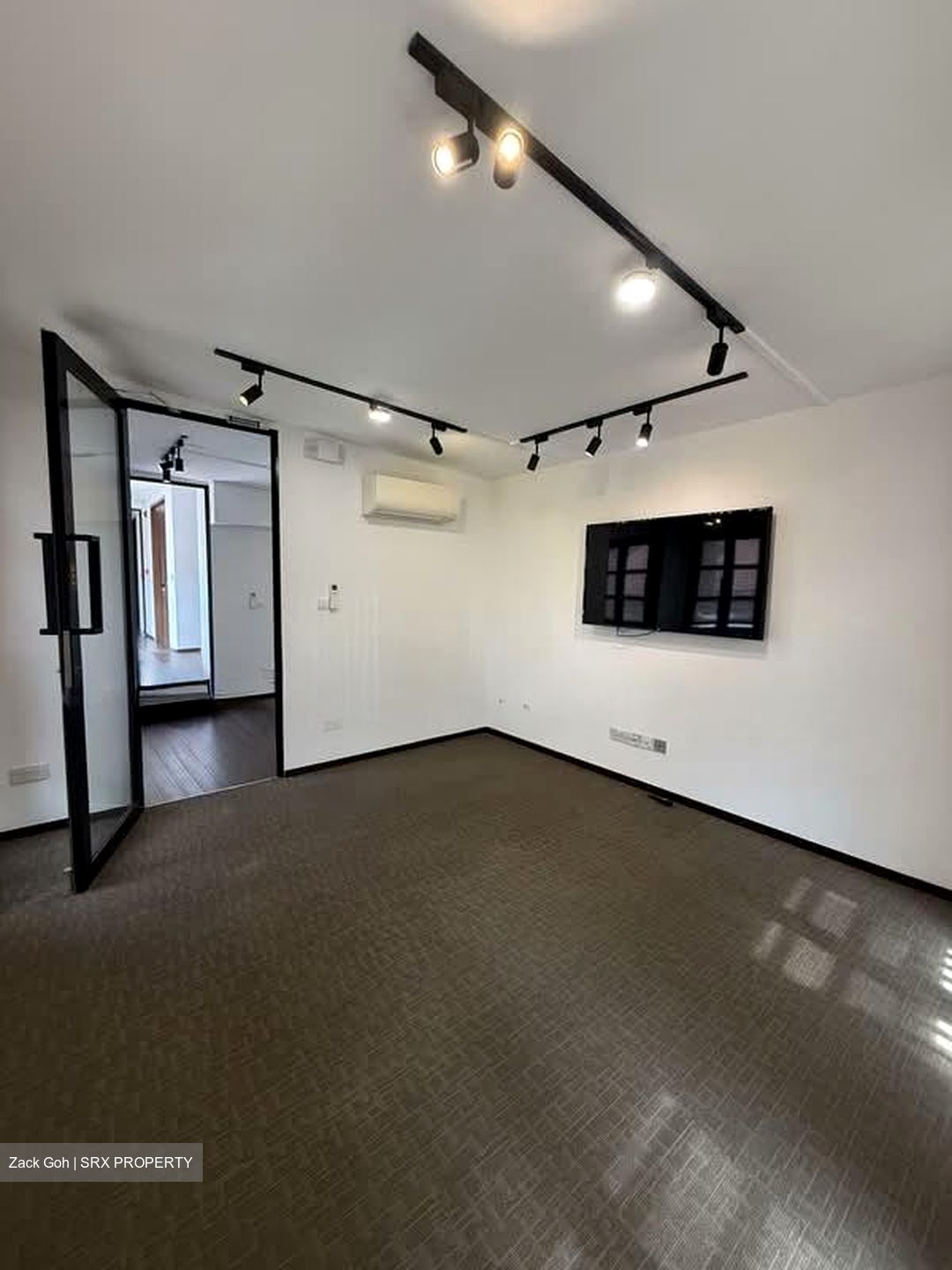Loyang Green (D17), Office #574068191